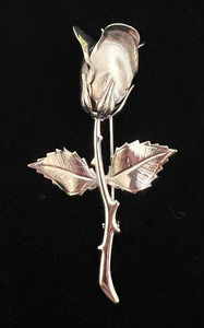 VTG Rose Brooch Silver Tone Metal Single Flower Stem Leaves Thorns Romantic